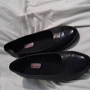 7.5 wide munro American black heel
